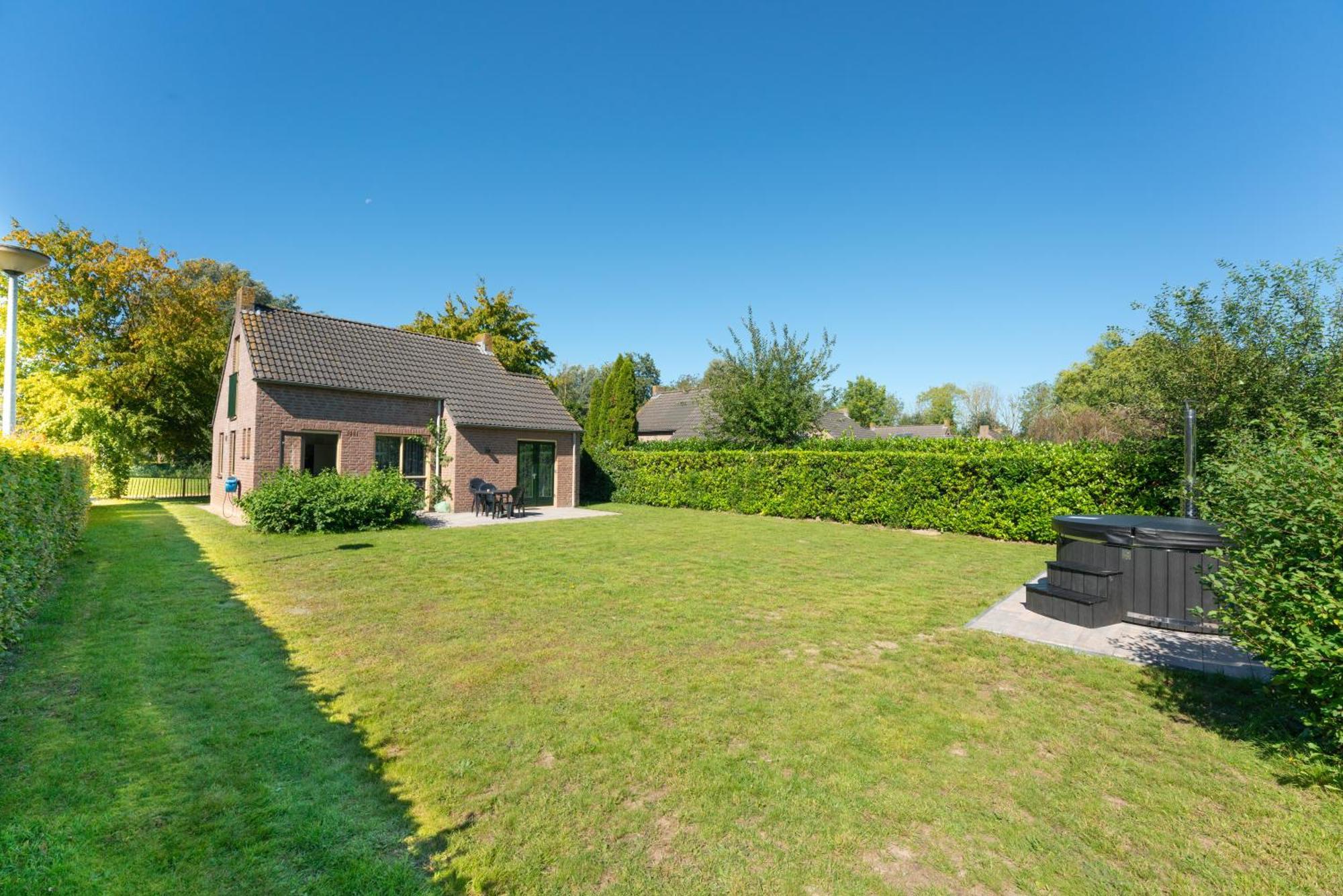 6P Vrijstaand Huis Met Royale Tuin En Hottub Ewijk Luaran gambar